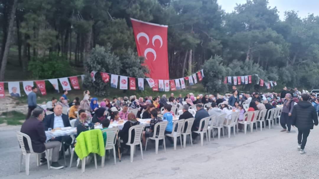 MHP BAĞ MAHALLESİNDE İFTAR YEMEĞİNDE VATANDAŞLARLA BULUŞTU